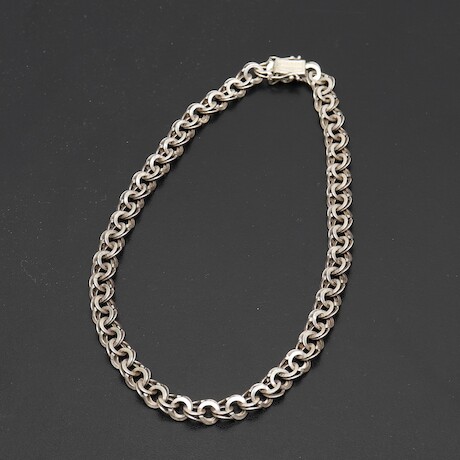 Halsband