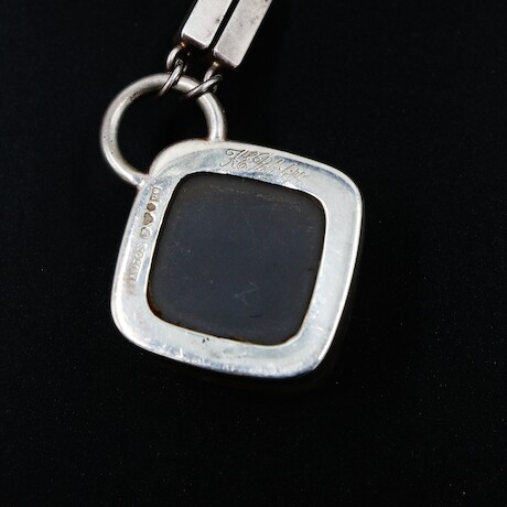 Halsband