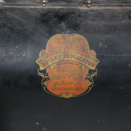 Kopierings/stencileringsmaskin