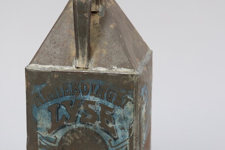 Fotogenlampa/behållare