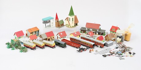 Modelljärnvägsdelar