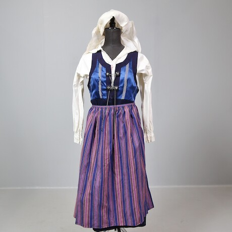 Folkdräkt