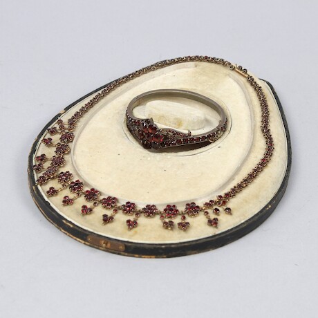 Halsband